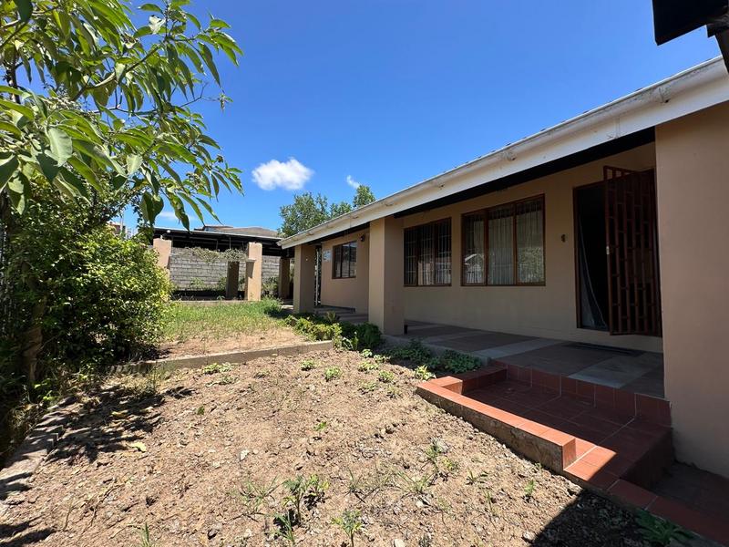6 Bedroom Property for Sale in Mthata Eastern Cape